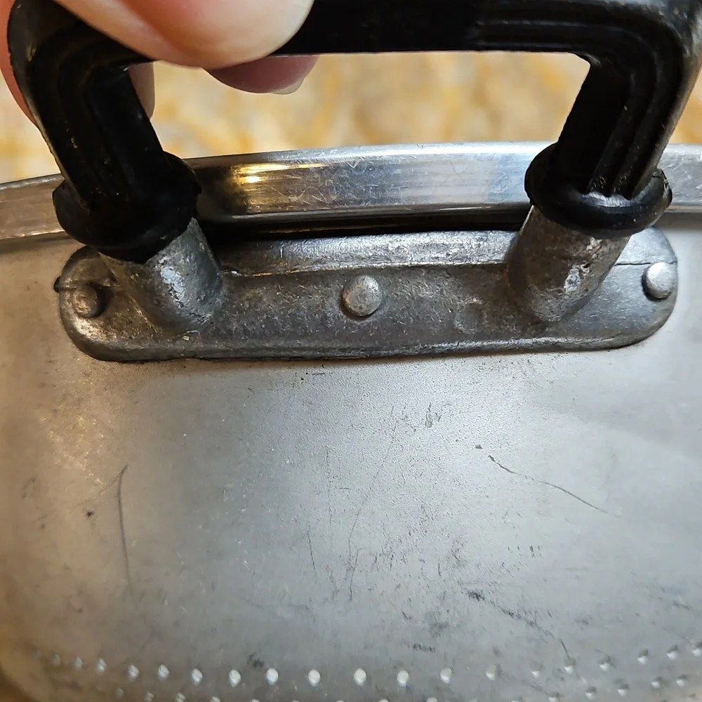 ALFA Vintage Aluminum Colander with Black Handles 9